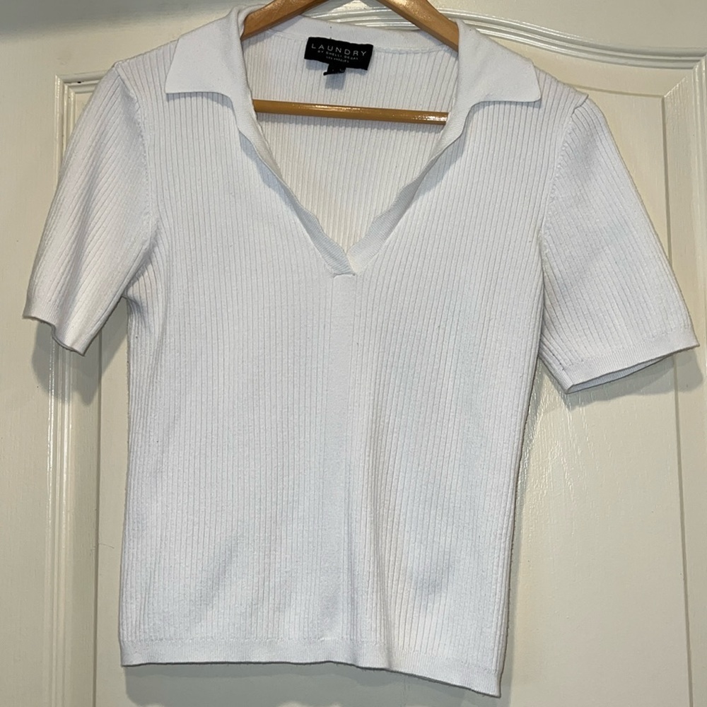 White Cropped V-Neck Feminine Collared Top